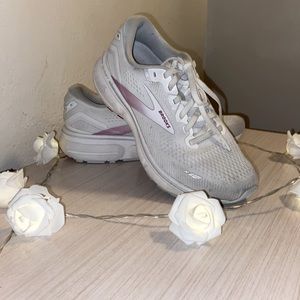 Brooks ghost 15 6.5 pink/pearl gray/white